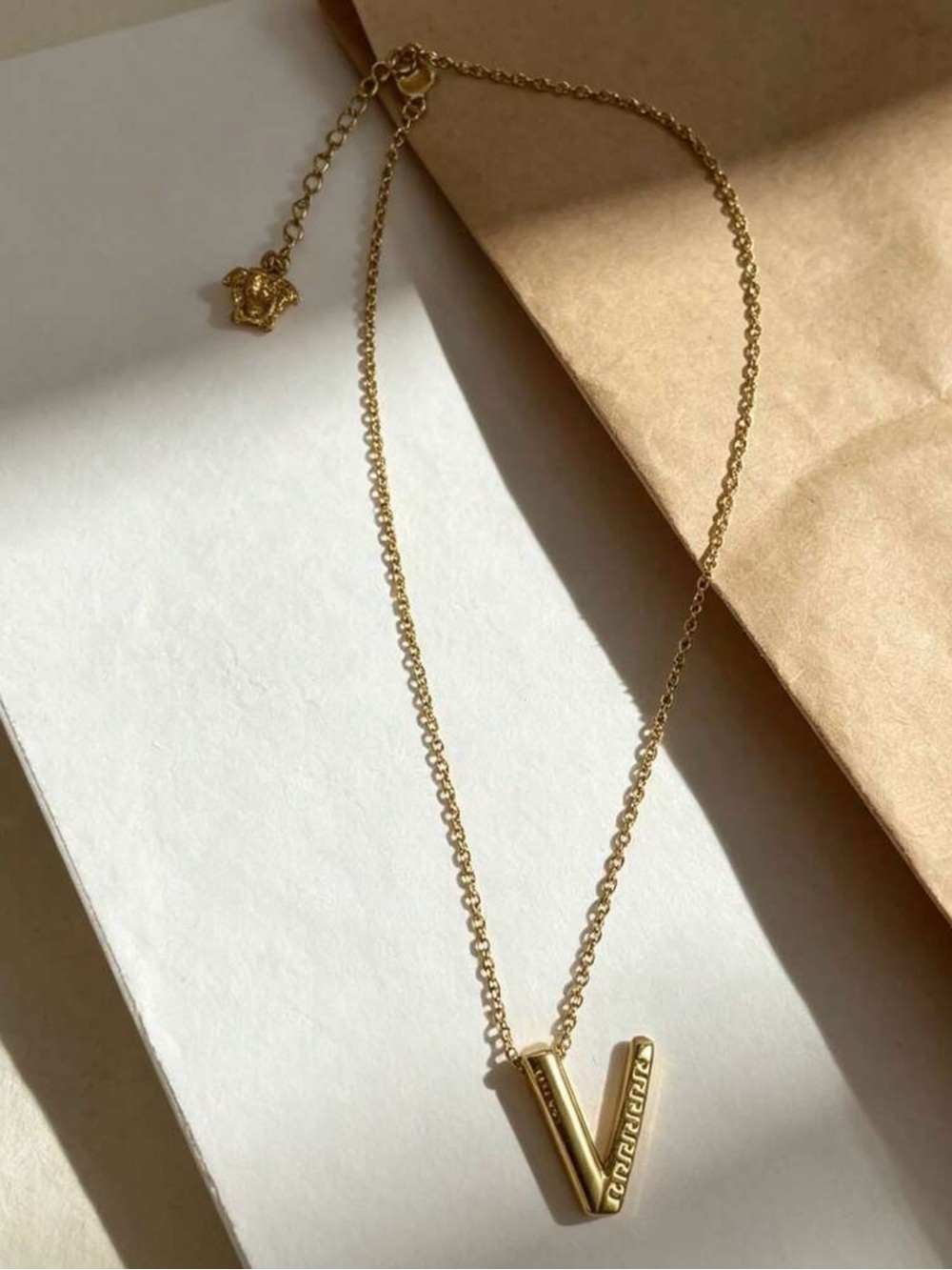 Fashion Jewelry Gold V Pendant Necklace